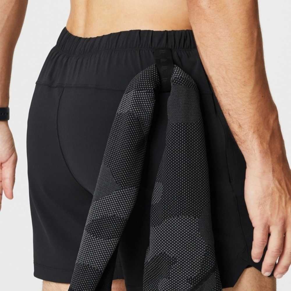 Fabletics The One Short 5in - Picture 2 of 6